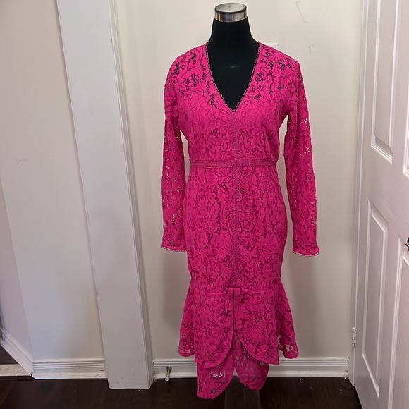 Venus Lace Symmetric Chic Lace Front Slit Dress Size 10 - Picture 12 of 15